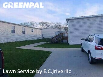 Grass Cutting nearby Brownstown Charter Township, MI, 