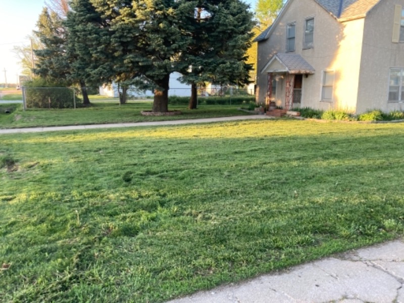 Davis Family Lawn Se Lawn Care Services in Omaha, NE