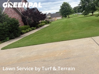Lawn mowed in Springdale, 72764