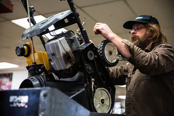 Small Engine Specialists Photo 13