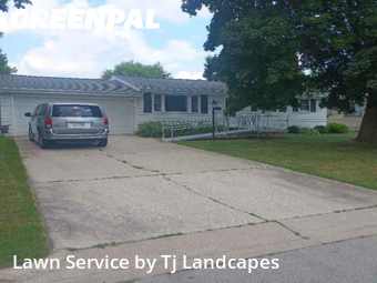 Lawn Mowing nearby Allouez, WI, 