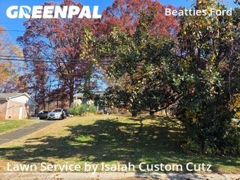 Lawn Mowingin Charlotte,28216,Yard Mowing by Isaiah Custom Cutz, work completed in Dec , 2025