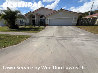 Lawn mowed in Boca Raton, 33487