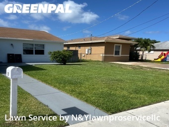 Lawn Mowing Service nearby Boynton Beach, FL, 