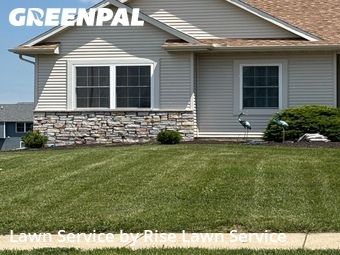 Lawn mowed in Bettendorf, 52722