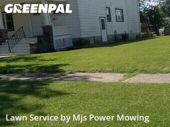 Lawn mowed in Rockford, 61104