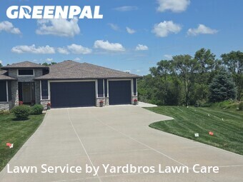 Lawn mowed in Omaha, 68152