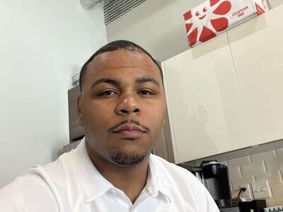 GreenPal customer review profile photo for Kenny Mac