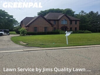 Lawn Maintenance nearby Hawthorn Woods, IL, 