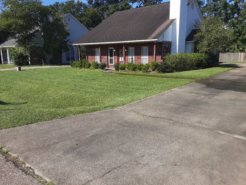 Grass Control Lawn Care Services in Baton Rouge, LA