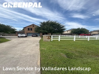 Lawn Mowin Baytown,77521,Grass Cutting by Valladares Landscap, work completed in Dec , 2025