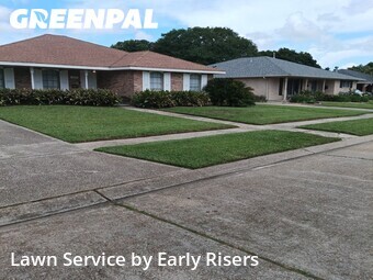Lawn mowed in Metairie, 70003