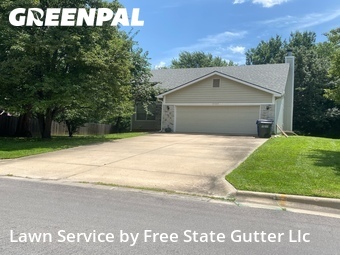Lawn Mowing Service nearby Lawrence, KS, 