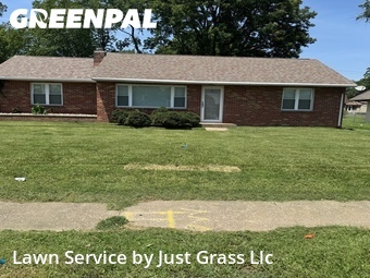 Lawn mowed in Belleville, 62226