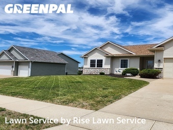 Lawn mowed in Bettendorf, 52722