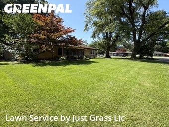 Grass Cutting nearby Belleville, IL, 