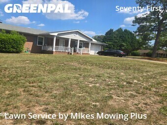 Lawn mowed in Fayetteville, 28304