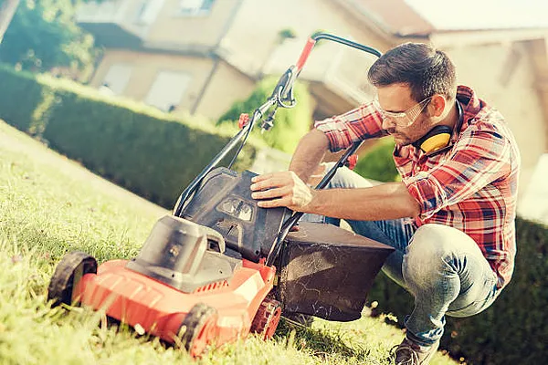 IRAHETA SERVICES INC LAWN MOWER SHOP Photo 3