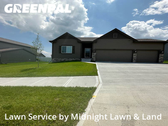 Lawn Cutting nearby Bellevue, NE, 
