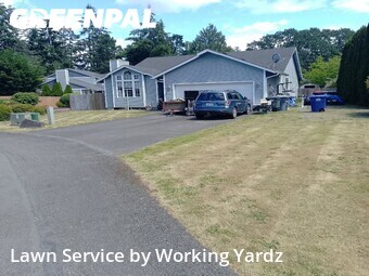 Lawn mowing work completed in Lakewood, CA