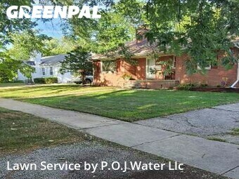 Lawn Cutting nearby Redford Charter Township, MI, 