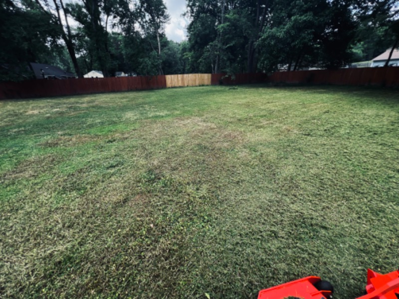 Gunn & Co Lawn Care Lawn Care Services in Acworth, GA