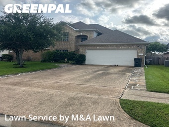 Lawn Maintenance nearby Dickinson, TX, 