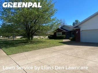 Lawn mowed in Ozark, 65721