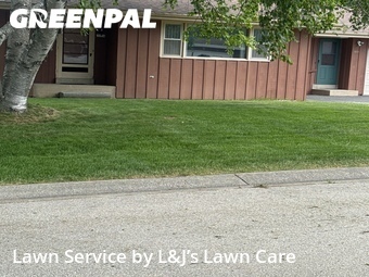 Lawn mowed in Glendale, 53209