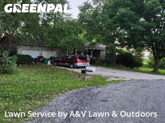 Grass Cutting nearby Stilwell, MO, 