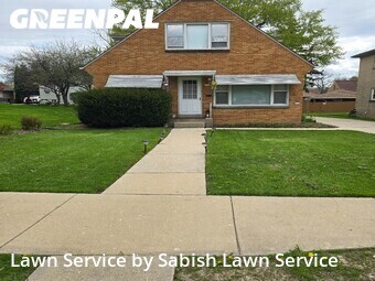 Lawn Maintenance nearby West Allis, WI, 