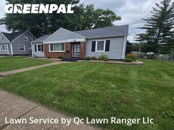 Lawn Mowing nearby Davenport, IL, 