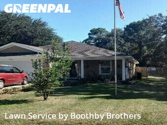 Lawn Mowing nearby Gulf Breeze, FL, 