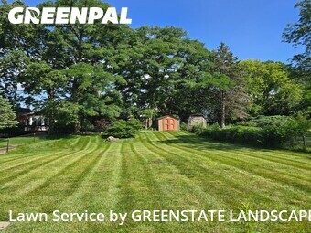 Lawn mowed in Hoffman Estates, 60192