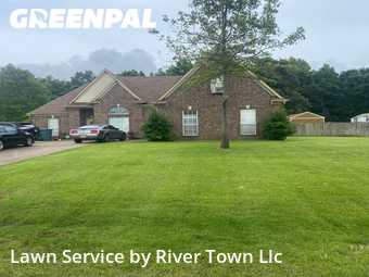 Lawn Mowing Service nearby Southaven, MS, 