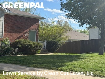 Lawn Care Service nearby Blue Springs, MO, 