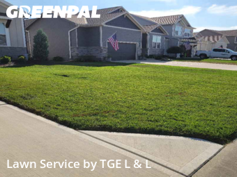 Grass Cutting nearby Lee's Summit, MO, 