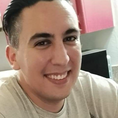 Headshot of a smiling male GreenPal lawn care vendor