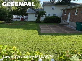 Yard Mowing nearby Webster Groves, MO, 