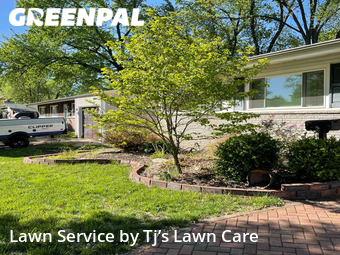 Lawn Maintenance nearby Bridgeton , MO, 