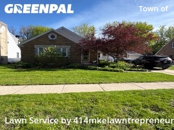 Lawn Mowing Service nearby Milwaukee, WI, 