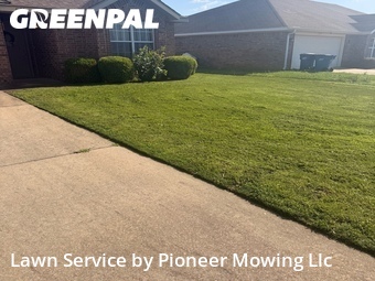 Grass Cut nearby Bentonville, AR, 