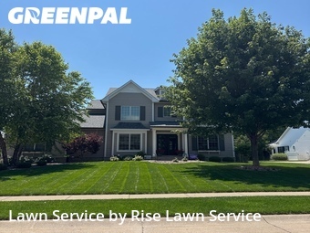 Lawn Mowing Service nearby Bettendorf, IA, 