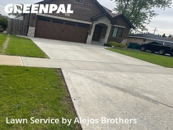 Lawn mowing work completed in Burbank, CA
