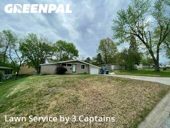 Lawn Care Service nearby Gladstone, KS, 