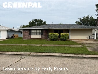 Lawn mowed in Kenner, 70065