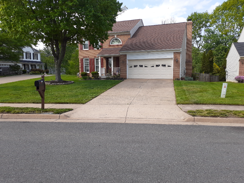 Yard mowing company in Chantilly, VA, 20151