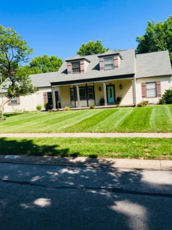 Lawn Mowing Contractor in Olathe, KS, 66061