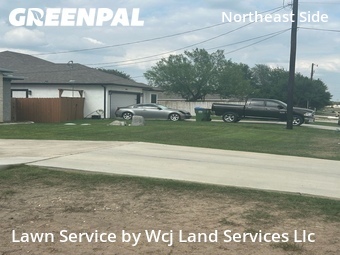 Lawn mowed in Selma, 78154