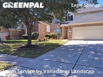 Yard Cuttingin Humble,77346,Lawn Mow by Valladares Landscap, work completed in Nov , 2025